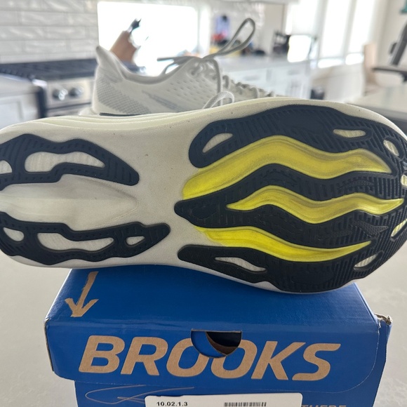 SIZE 11 - MEN'S BROOKS GLYCERIN MAX - LIKE BRAND NEW - Picture 4 of 9